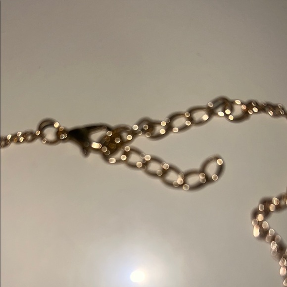 Elegant Gold Angel Pendant Necklace - Picture 5 of 7